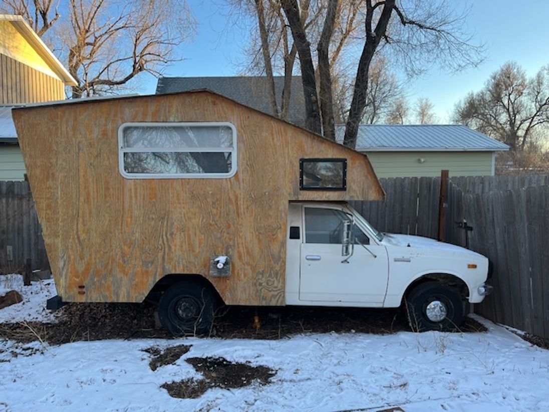 Toyota Dolphin Custom Camper