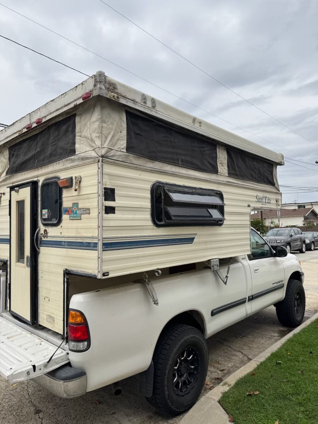 1996 Sunlite Slide in Truck Camper 8ft